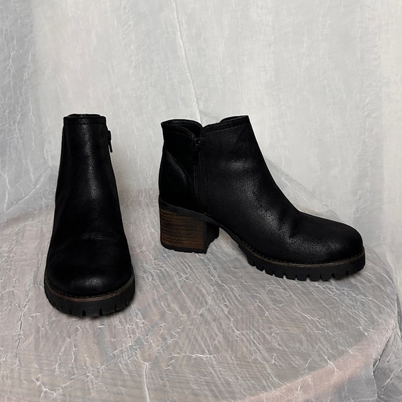 Carlos by Carlos Santana Black w/ Brown Chunky Block Heel Ankle Boots Gill - Picture 6 of 16